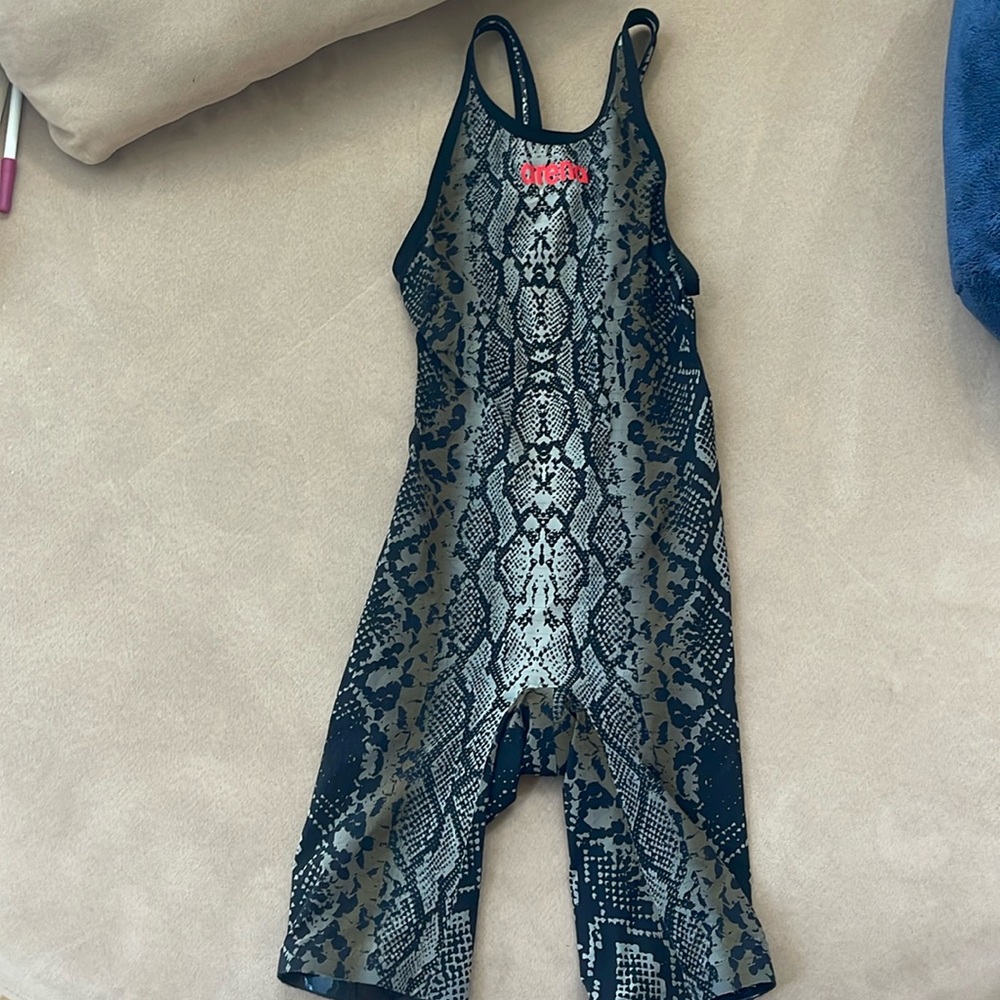 Arena Tech Suit/Kneeskin